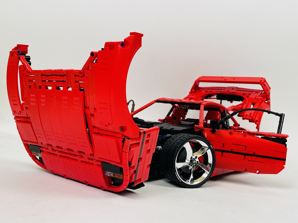 Ferrari 42143 Ferrari F40 1:8 - MOC 140629 - Loxlego