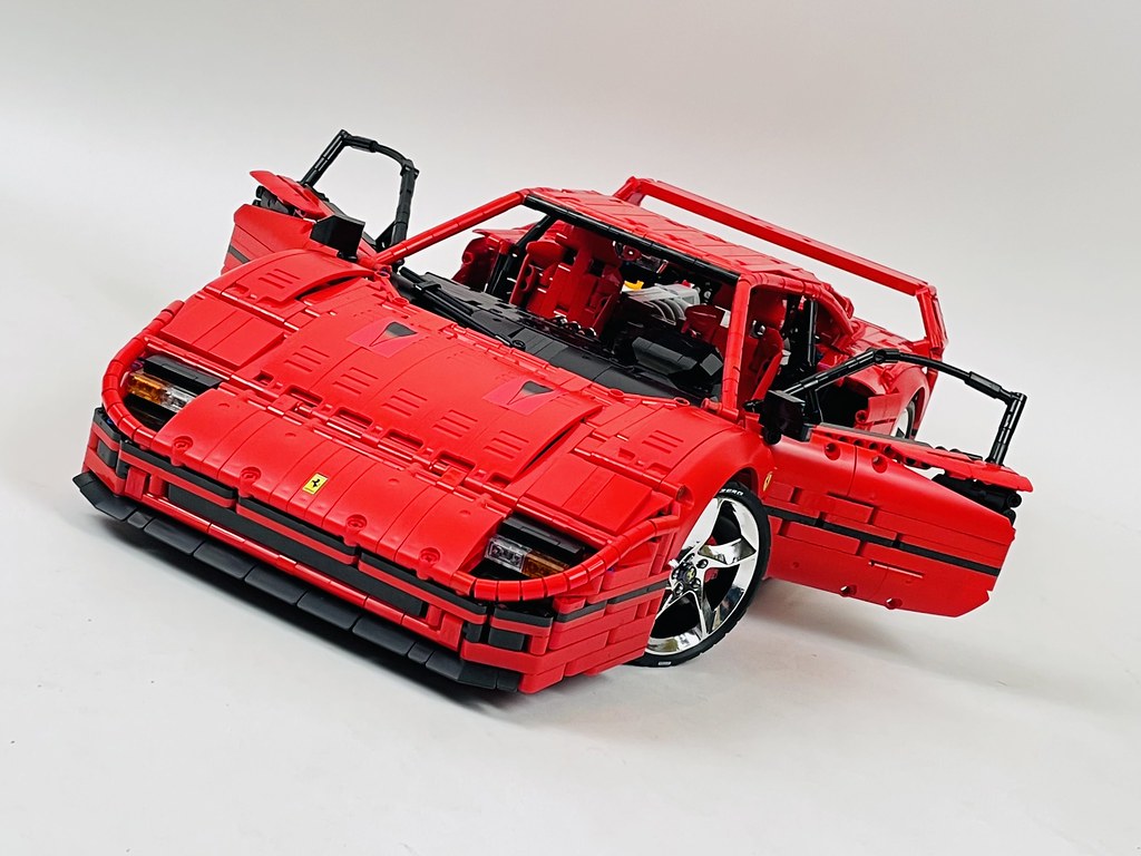 Ferrari 42143 Ferrari F40 1:8 - MOC 140629 - Loxlego